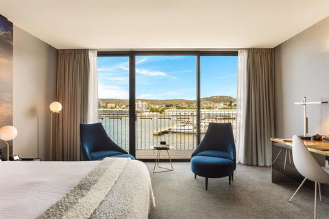 MACq 01 Hotel - Go Out 9