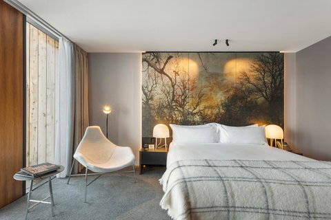 MACq 01 Hotel - Go Out 11