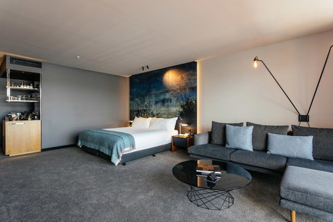 MACq 01 Hotel - Go Out 31