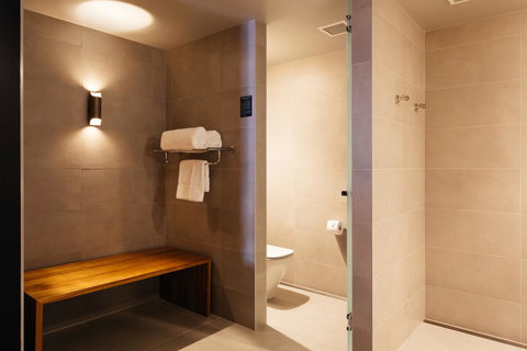 MACq 01 Hotel - Go Out 36