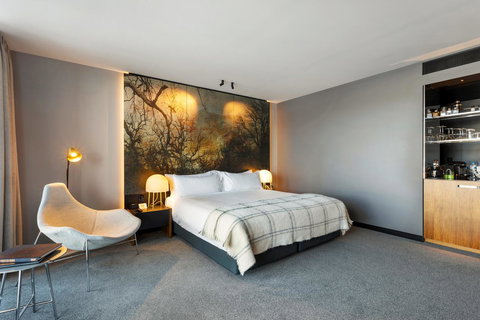 MACq 01 Hotel - Go Out 10