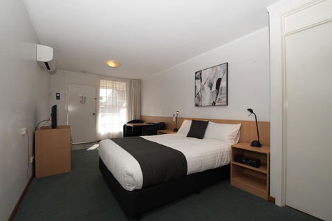 Barclay Motor Inn - Go Out 2