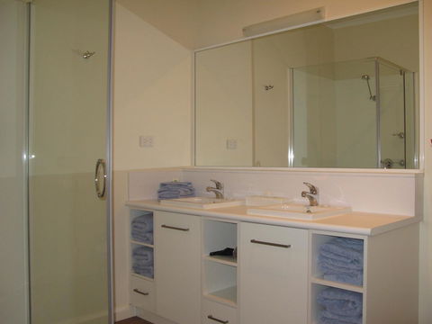 Barclay Motor Inn - Go Out 38