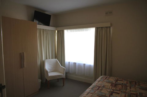 Barclay Motor Inn - Go Out 40