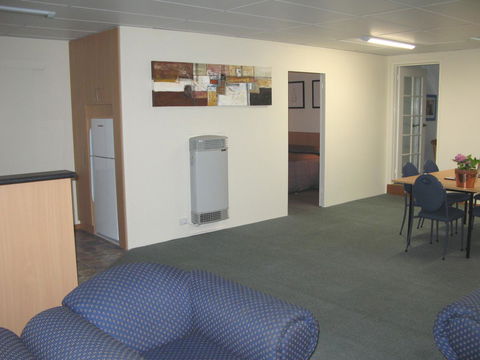 Barclay Motor Inn - Go Out 27