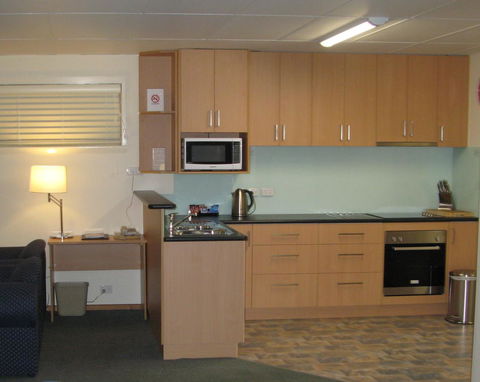 Barclay Motor Inn - Go Out 28