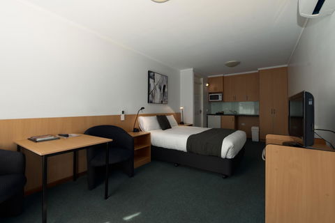 Barclay Motor Inn - Go Out 4