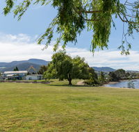 Riverfront Motel  Villas - Go Out