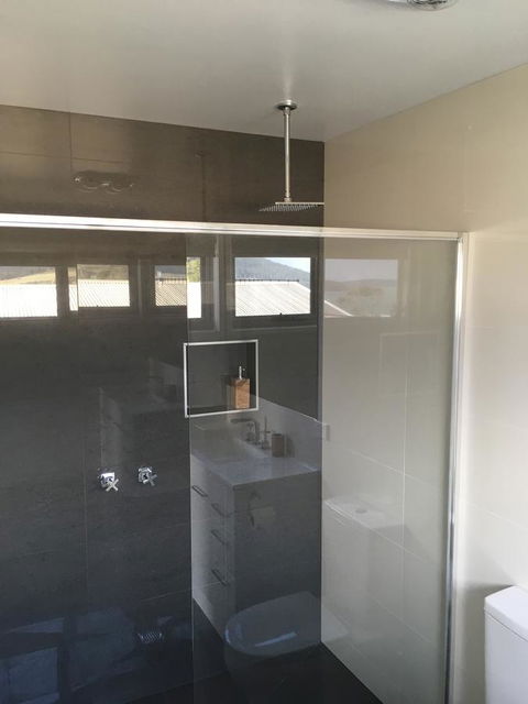 Couples Getaway On Bruny Island - Go Out 24
