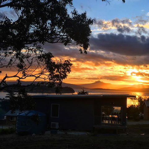 Couples Getaway On Bruny Island - Go Out 28