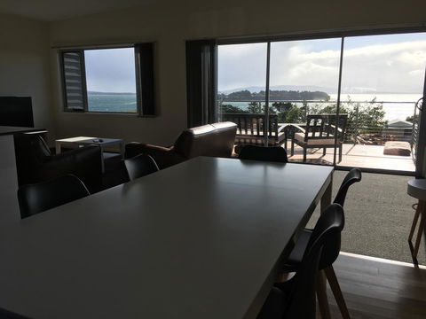 Couples Getaway On Bruny Island - Go Out 13