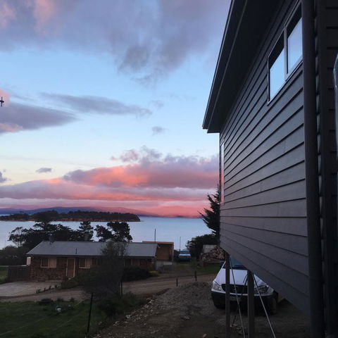 Couples Getaway On Bruny Island - Go Out 3