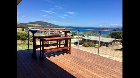 Couples Getaway On Bruny Island - Go Out 16