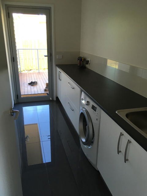 Couples Getaway On Bruny Island - Go Out 2