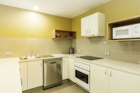 The Old Woolstore Apartment Hotel - Pubs and Clubs 16