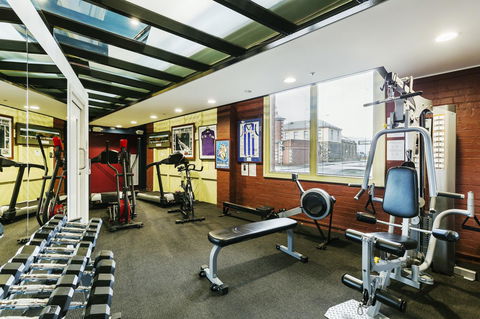 The Old Woolstore Apartment Hotel - Pubs and Clubs 6