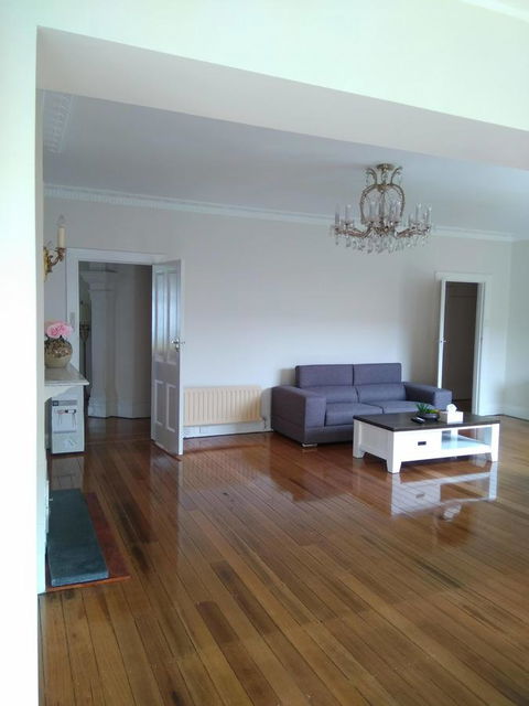 Riverbank Villa - Go Out 18