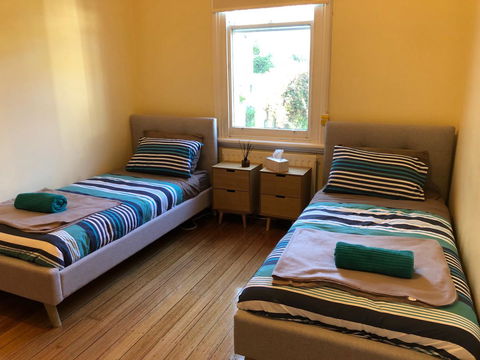 Riverbank Villa - Go Out 2