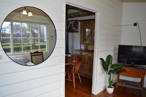 The Dragonfly Inn - Go Out 7