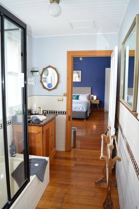 The Dragonfly Inn - Go Out 43