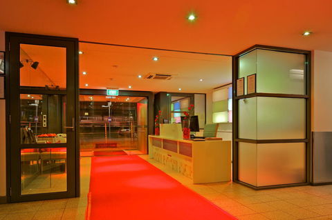 Zero Davey Boutique Apartment Hotel - Pubs and Clubs 7