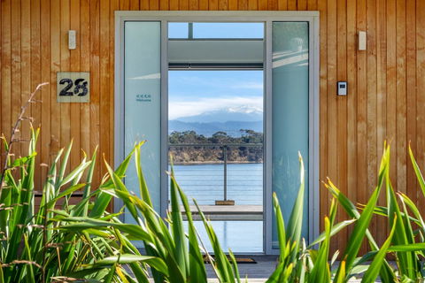 Sunset Bay Escape - Go Out 30