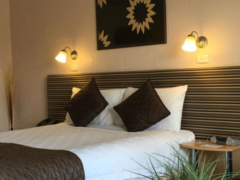 Balmoral On York - Pubs and Clubs 32