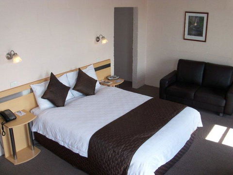 Balmoral On York - Pubs and Clubs 31