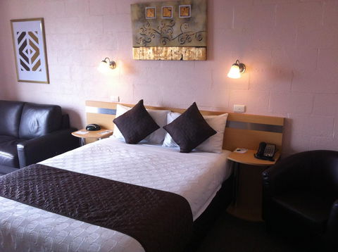 Balmoral On York - Pubs and Clubs 28