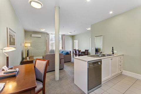 Launceston Central Apartment Hotel Official - Pubs and Clubs 15