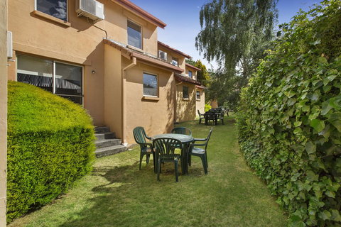 Elphin Serviced Apartments - Go Out 41