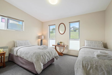 Manfield Seaside Bruny Island - Go Out 15