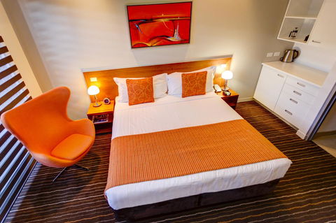 Mantra Charles Hotel - Pubs and Clubs 24