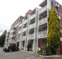 Adina Place Motel Apartments - Pubs and Clubs