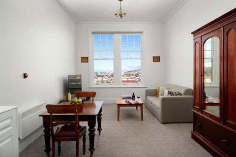 Rydges Hobart - Pubs and Clubs 8