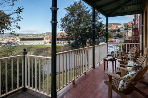 Rydges Hobart - Pubs and Clubs 16