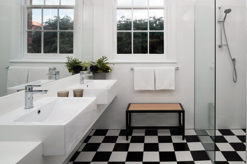 Rydges Hobart - Pubs and Clubs 20