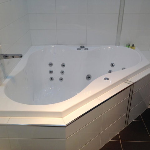 Commodore Regent - Go Out 13