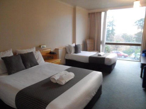 Commodore Regent - Go Out 41