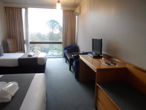 Commodore Regent - Go Out 42