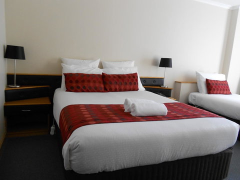 Commodore Regent - Go Out 7