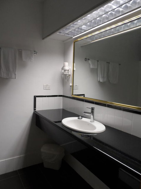 Commodore Regent - Go Out 23