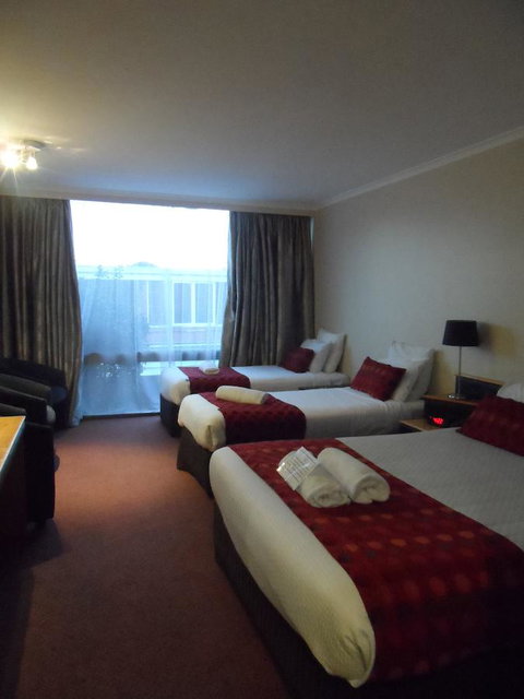 Commodore Regent - Go Out 17