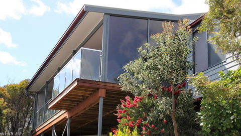 SEA EAGLE COTTAGE Amazing Views Of Bay Of Fires - Go Out 11