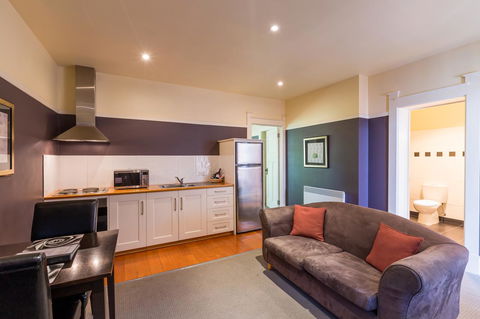Graham Apartments - Pubs and Clubs 38