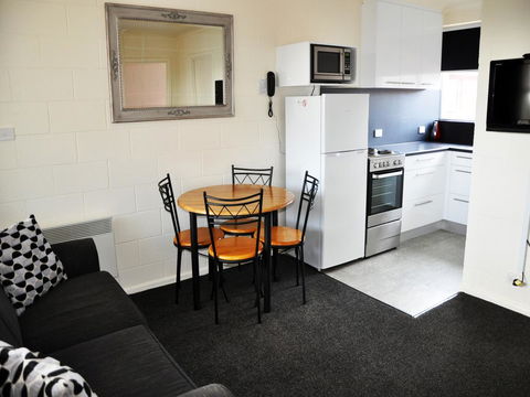 Graham Apartments - Pubs and Clubs 1