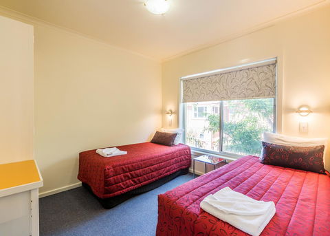Graham Apartments - Pubs and Clubs 17