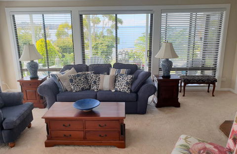 Garden By The Beach - Gateway To The East Coast, Close To Airport - Pubs and Clubs 0