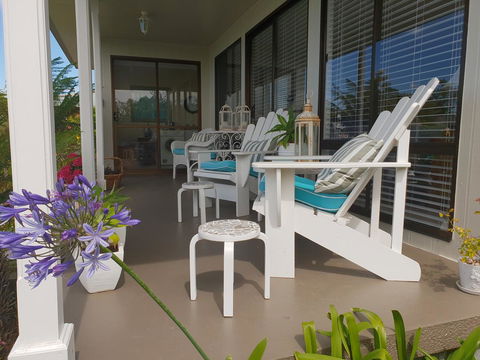 Garden By The Beach - Gateway To The East Coast, Close To Airport - Pubs and Clubs 4