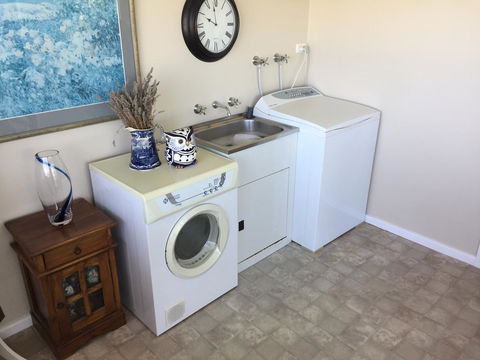 Garden By The Beach - Gateway To The East Coast, Close To Airport - Pubs and Clubs 18